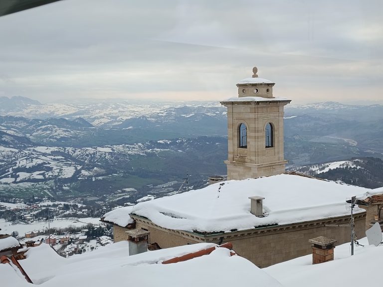San Marino: Enchanted Place in the Clouds