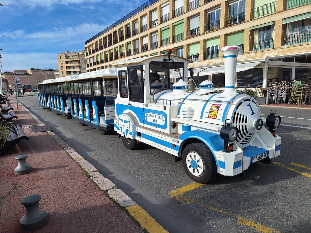 tourist petit train marseille