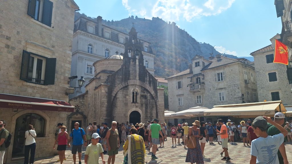 plaza de armas kotor