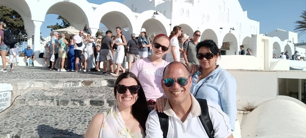 santorini summer crowds